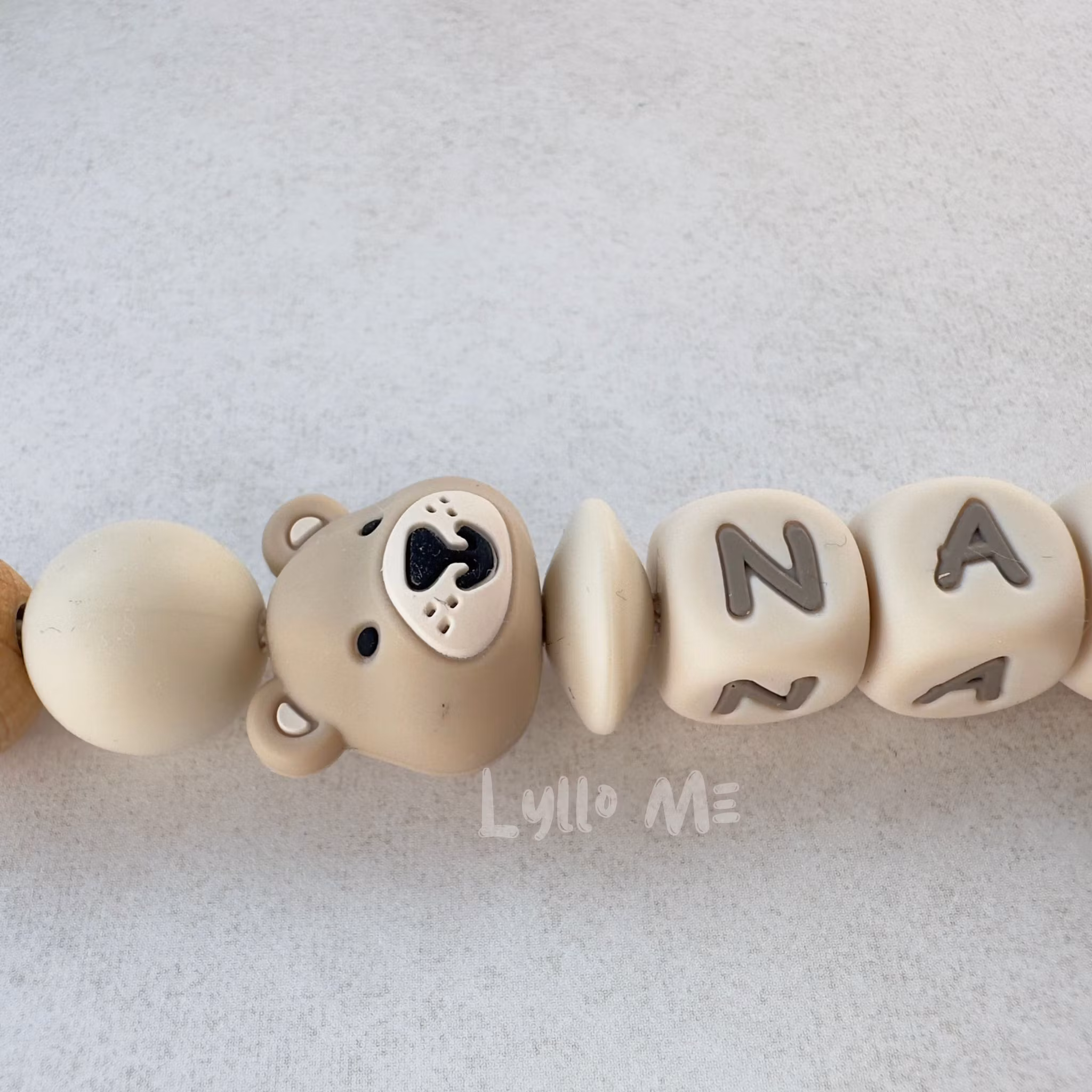 Napphållare med namn - Lilla Björn- BEIGE  / CREAM