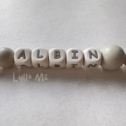 Pacifier holder with name -Truffel/ Cream 1