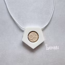 BREASTFEEDING NECKLACE SiliMAMA - GEO - white