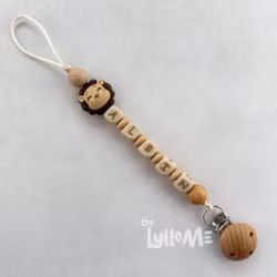 Napphållare med namn – LEO THE LION Sand-Choco/ WHEAT