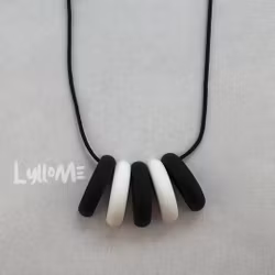 BREASTFEEDING NECKLACE Silimama - Black and White
