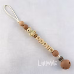 Pacifier holder with silicone clip and name – Knitted Teddy Bear Old Lace - Hazelnut / WHEAT
