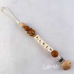 Napphållare med silikonclips och med namn – Lilla Björn - Light Brown / COCONUT