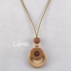 BREASTFEEDING NECKLACE-DAISY- MILK CHOCOLATE