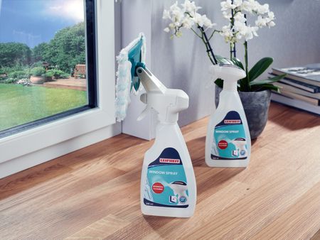 Fönsterspray med Trasa Micro Duo