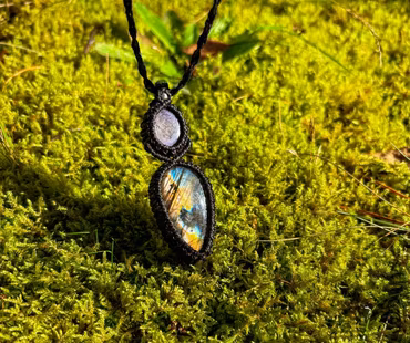 Galaxy: halsband med Rubin och Labradorit