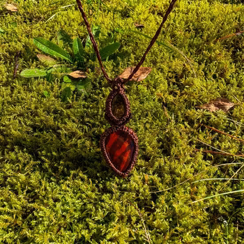 Själskraft: Halsband med Rökkvarts och Röd Jaspis