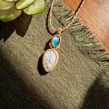 Selene – Halsband med Regnbågsmånsten och Labradorit