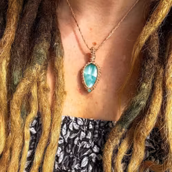 Azura: Halsband med Hemimorfit