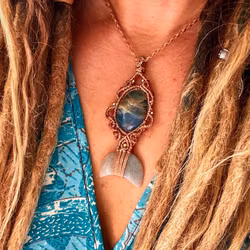 Circe: Halsband med Blå Onyx och Trolleit