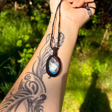 Halsband med Labradorit