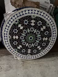 Svart/vit blommigt mosaik bord