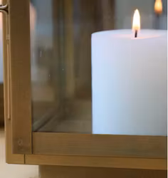 Ljuslykta i kraftigt järn i mässig och klar glas