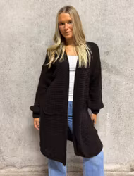 Nova stickad cardigan med fickor espresso