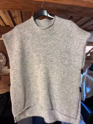 Stickad ull väst ljusgrå