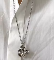 Lilly långt halsband silver
