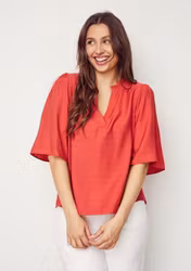 Ane blus röd i strl. 2xXL