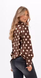 Genevieve Blus Brun & Champagne