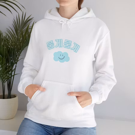Cozy Cloud Delight Hoodie with Korean text "뭉게뭉게" / Korean-inspired / K-POP style