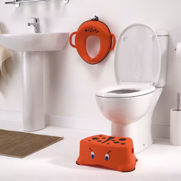 Gør toilettet børnevenligt med toiletsæde Mariehøne