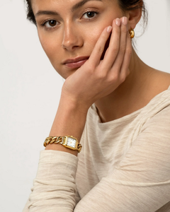Mockberg Grace Gullfarget / Hvit 18x19mm SKU   |   MO303