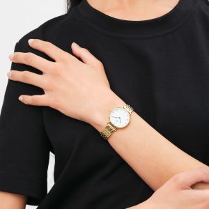 Daniel Wellington Petite Roman Numerals 5-Link Gullfarget 28 mm
