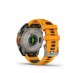 Garmin fēnix® 8–47 mm, AMOLED Sapphire, Titan med oransje/grafittfarget silikonrem