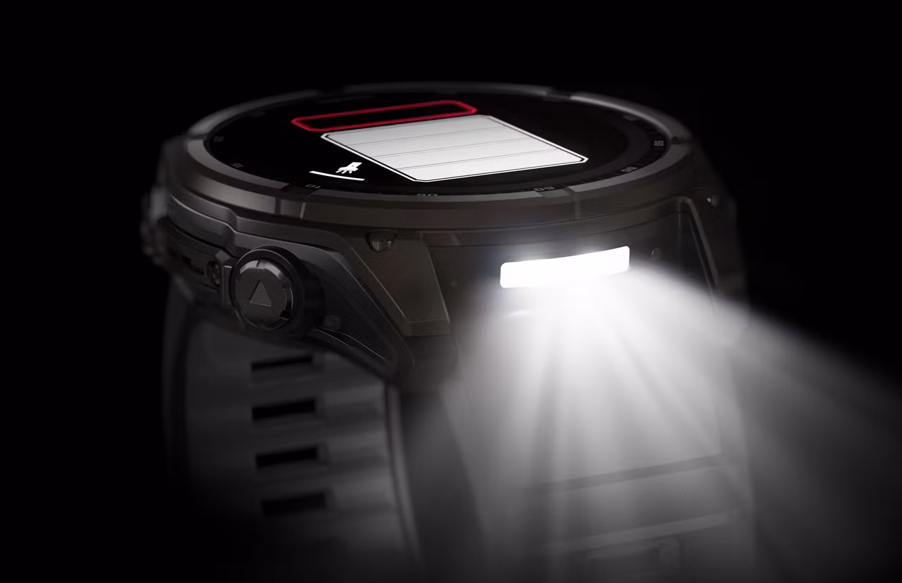 Garmin fēnix® 8–51 mm, Solar, Sapphire Sapphire, Karbongrå DLC-titan med sort/steingrå silikonrem