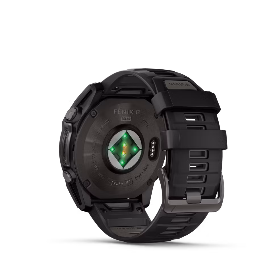Garmin fēnix® 8–51 mm, Solar, Sapphire Sapphire, Karbongrå DLC-titan med sort/steingrå silikonrem