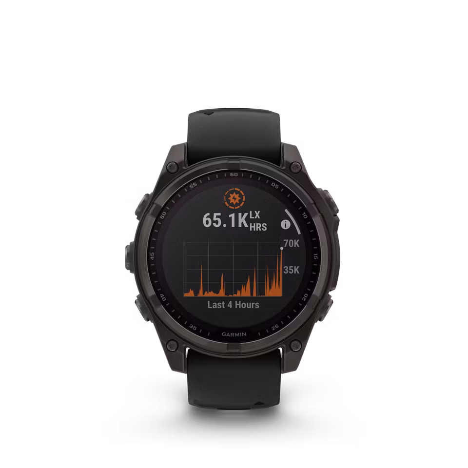 Garmin fēnix® 8–47 mm, Solar, Sapphire Sapphire, Karbongrå DLC-titan med sort/steingrå silikonrem