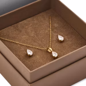 Mockberg Belle Gold Combo Sett / Øreringer + kjede