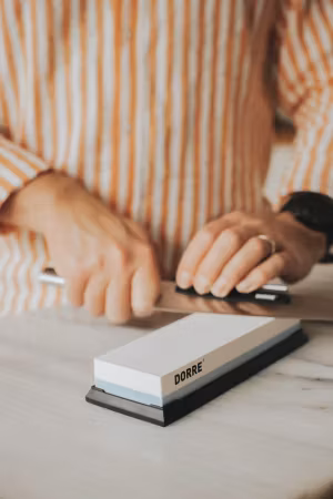 Suri Slipstöd till knivslip ca 28-30 graders slipvinkel svart 10 cm