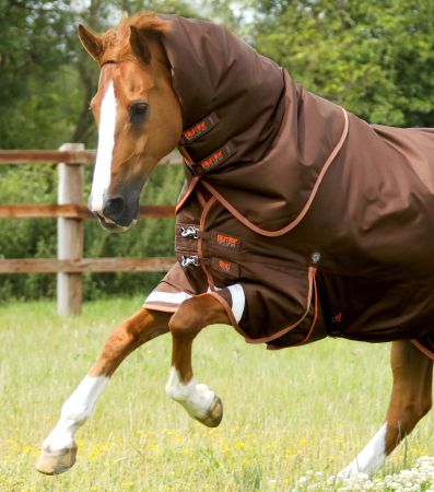 Premier Equine Titan 300g Utedekken med Snug-Fit Hals