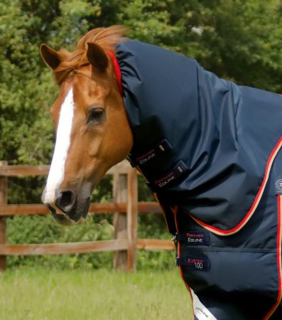 Premier Equine "Buster" Regndekken med Snug-Fit hals - 100g