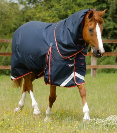Premier Equine "Buster" Regndekken med Snug-Fit hals - 100g