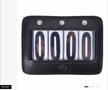 HS Ekvipasjenummer i lær - Svart med strass