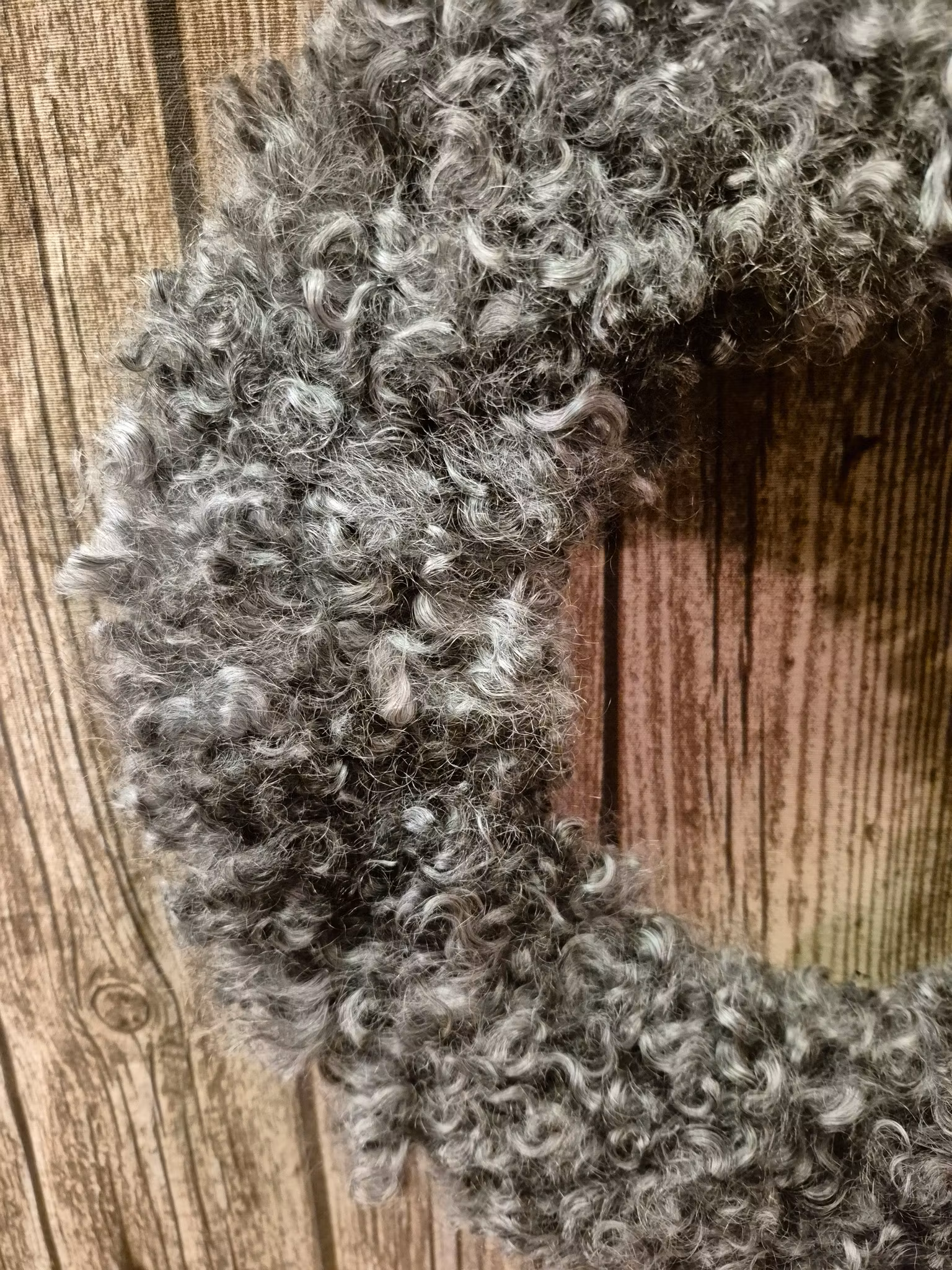 Liten krans med belysning – Mörkgrå