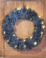 Krans, stor med belysning. Mörkgrå