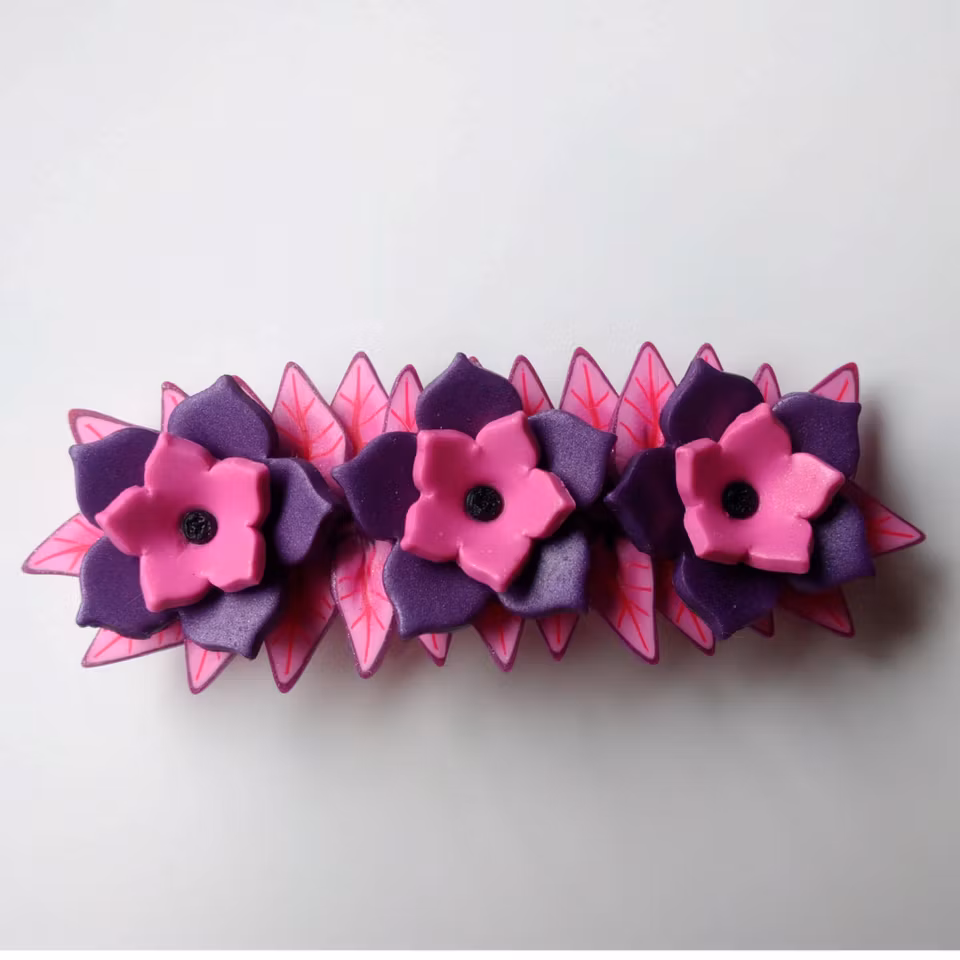 Hårspänne med blommor