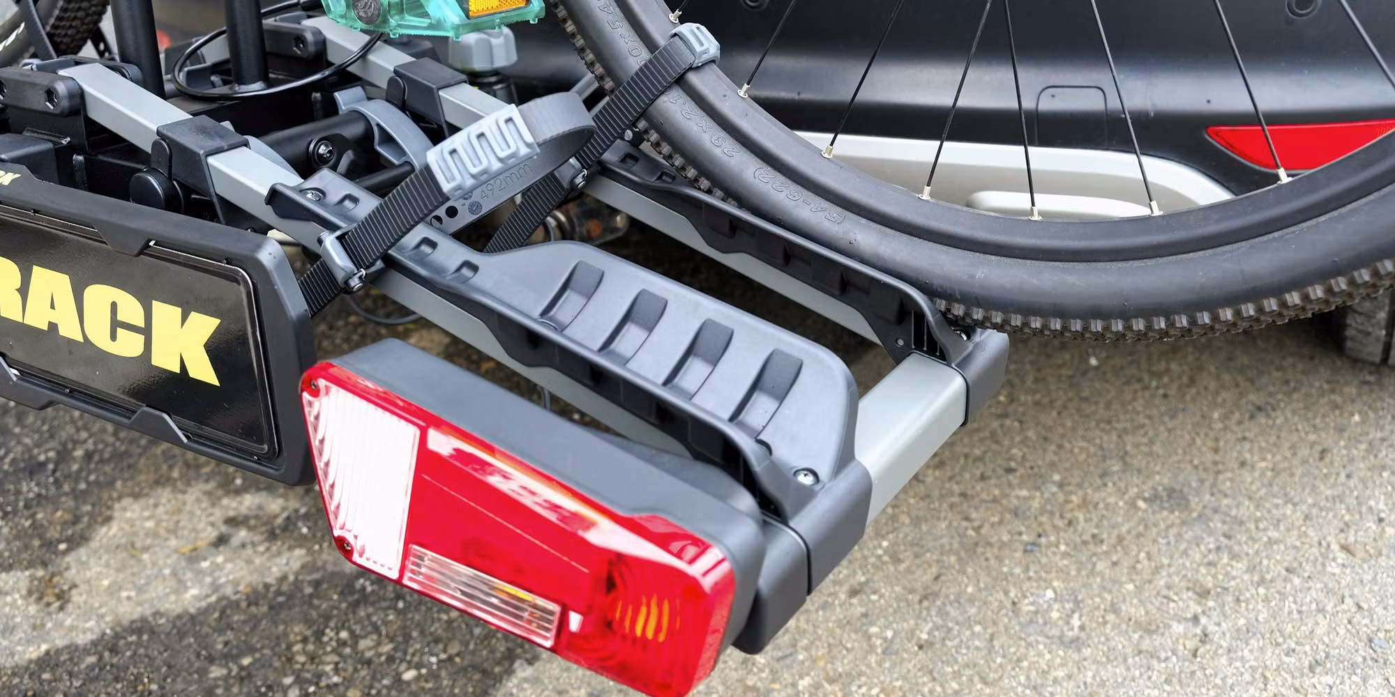 Cykelhållare för dragkrok, vikbar - BuzzRack Eazzy för 4 cyklar