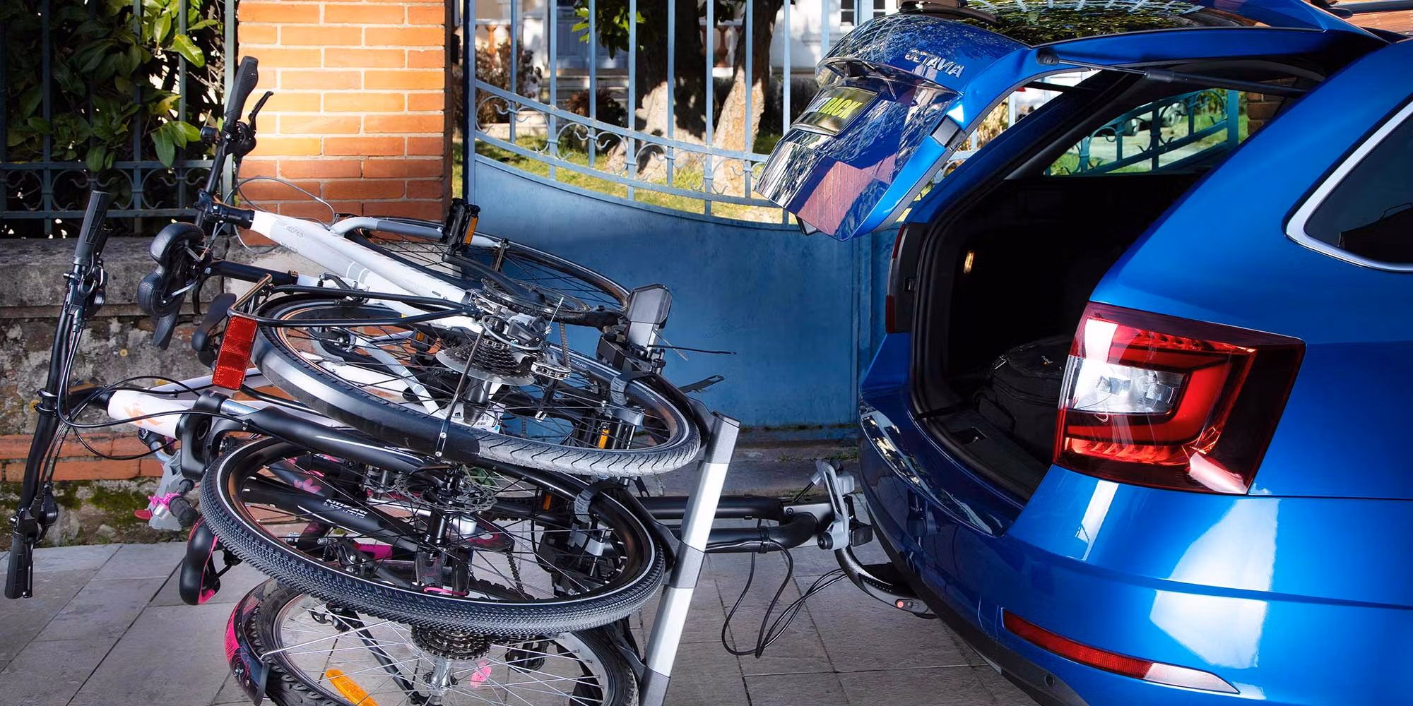 Cykelhållare för dragkrok, vikbar - BuzzRack Eazzy för 4 cyklar