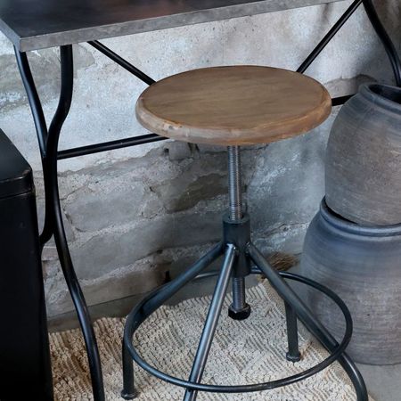 Fabrikspall med vridbar sits