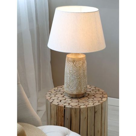 Bordslampa med träbas och linneskärm