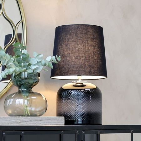 Lampa i rökfärgat glas med mönster