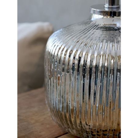 Lampa i glas med spår