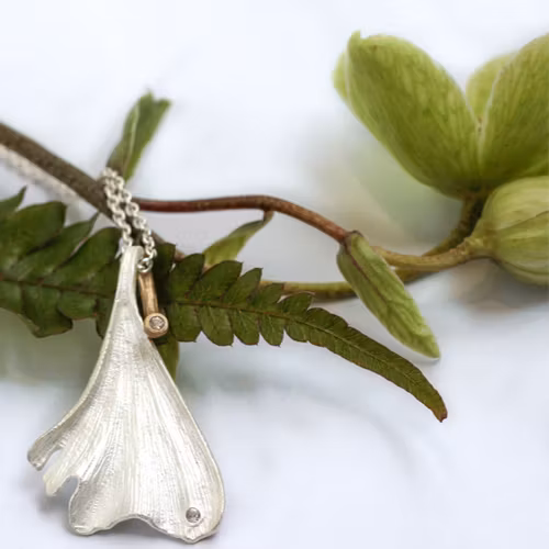 Halsband Ginza Ginkgo Leaf - Silver