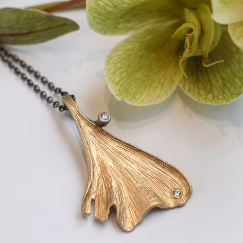 Necklace Ginza Ginkgo Leaf - Bronze/Gold