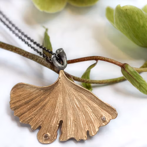 Necklace Ebisu Ginkgo - Bronze/Gold
