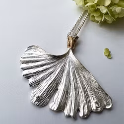 Necklace Ebisu Ginkgo - Silver