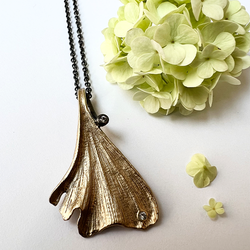 Halsband Ginza Ginkgo Leaf - Brons/Guld
